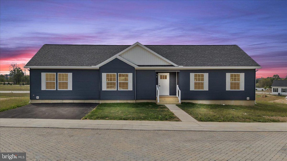 3983 Hastings Rd, Lehigh Township, PA 18088 - photo 1