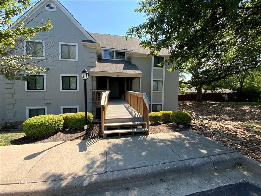 5860 Park Unit #12 St, Shawnee, KS 66216 - photo 1
