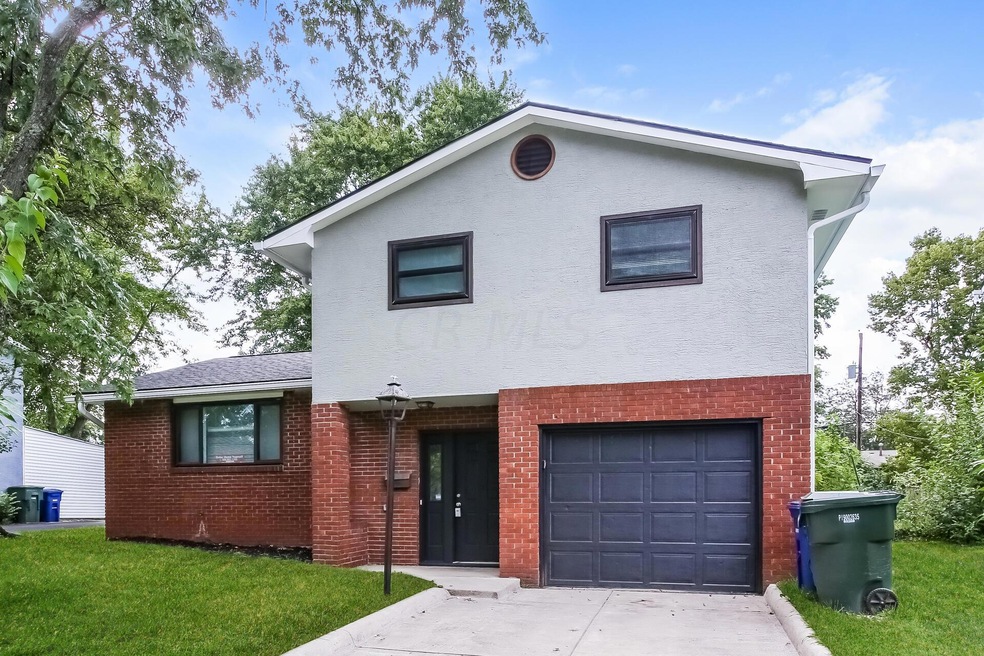 2753 Brownfield Rd, Columbus, OH 43232 - photo 1