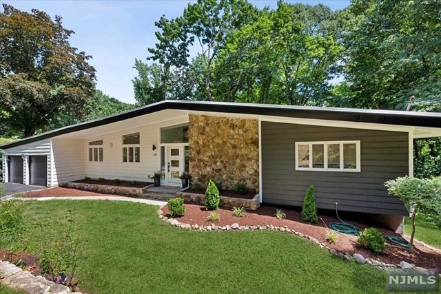 Sold $1,110,000 • Co-Listing Agent