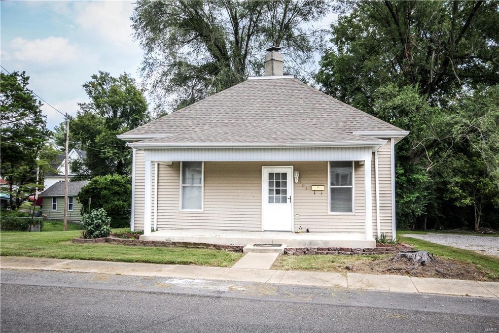 502 S Chestnut St, Collinsville, IL 62234 - photo 1