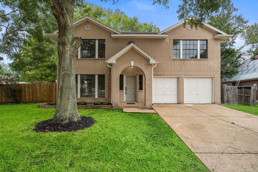 2102 Zavalla Cir, Friendswood, TX 77546 - photo 1