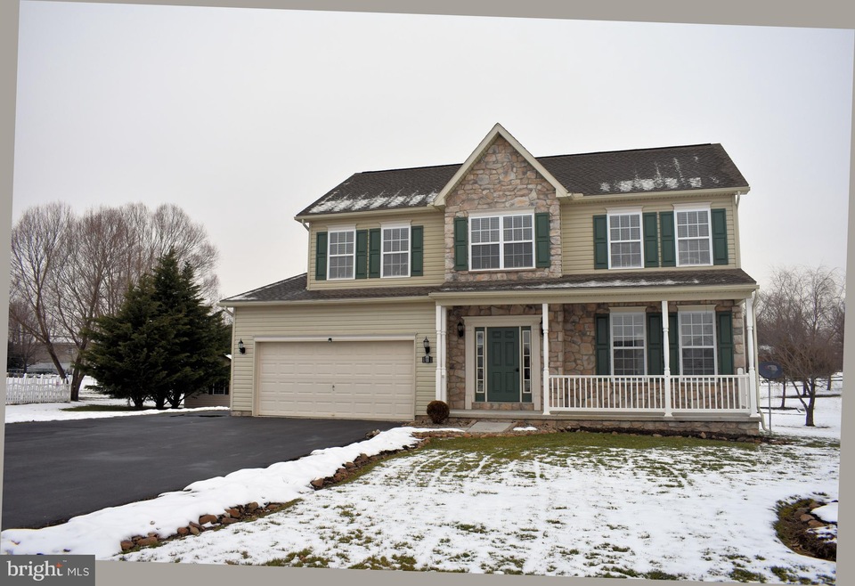 1431 Mallard Dr E, Chambersburg, PA 17202 - photo 1