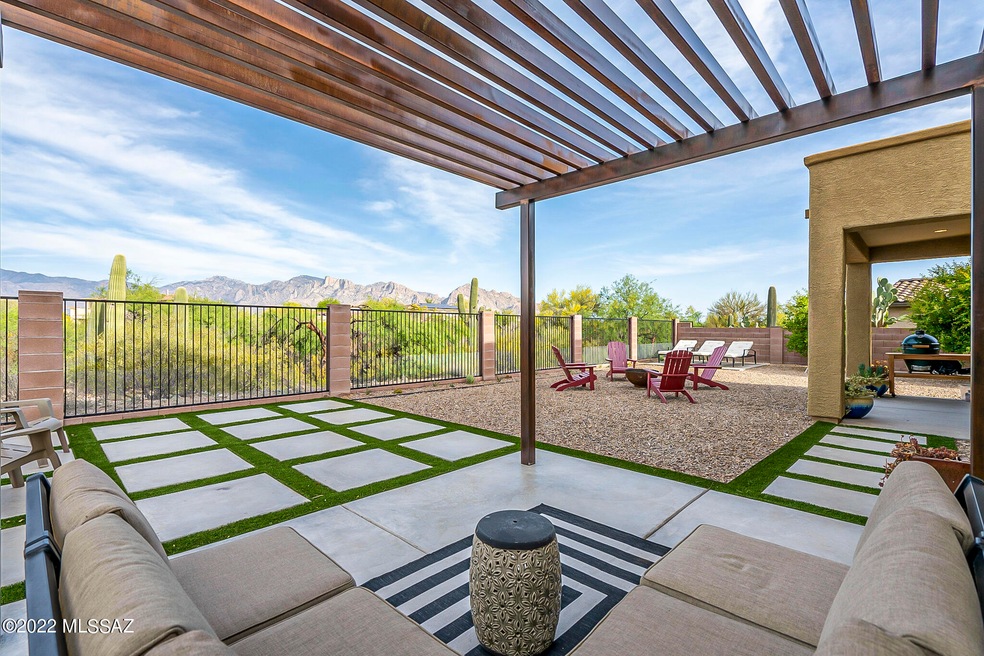 Welcome to 11688 N Sage Brook Rd!
