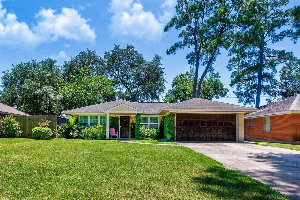 1807 De Milo Dr, Houston, TX 77018 - photo 1