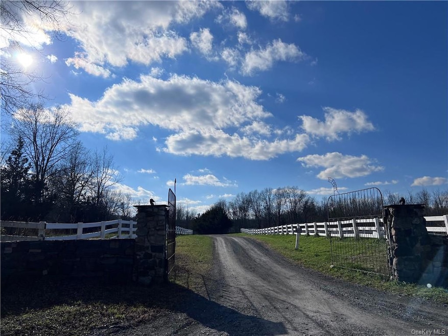 178 Comfort Trail, Montgomery, NY 12549 - photo 1