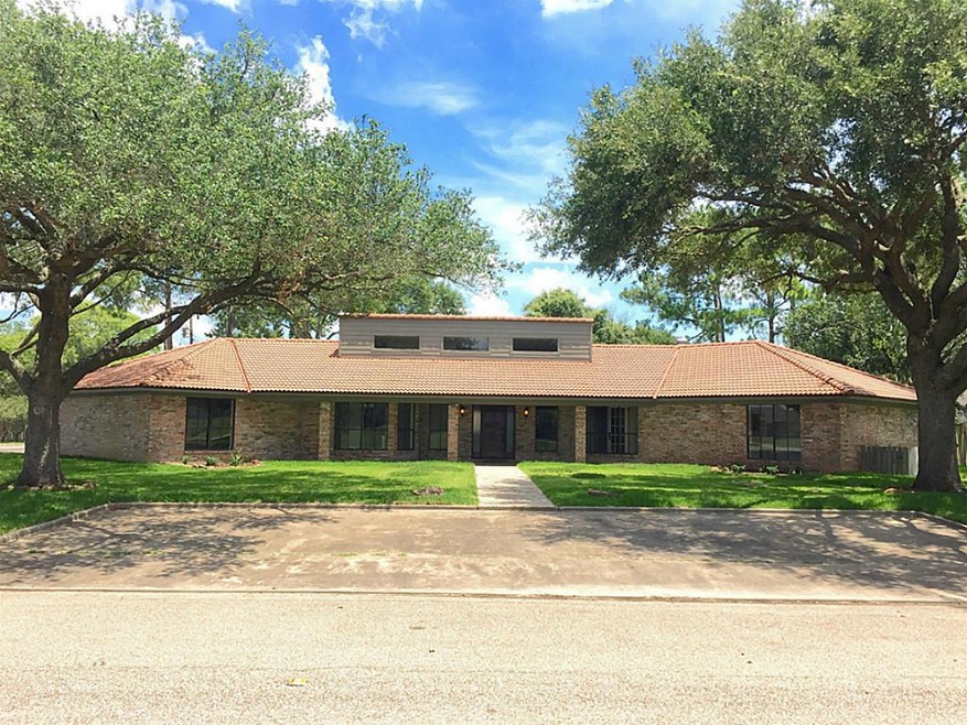 801 2nd St, Bay City, TX 77414 - photo 1