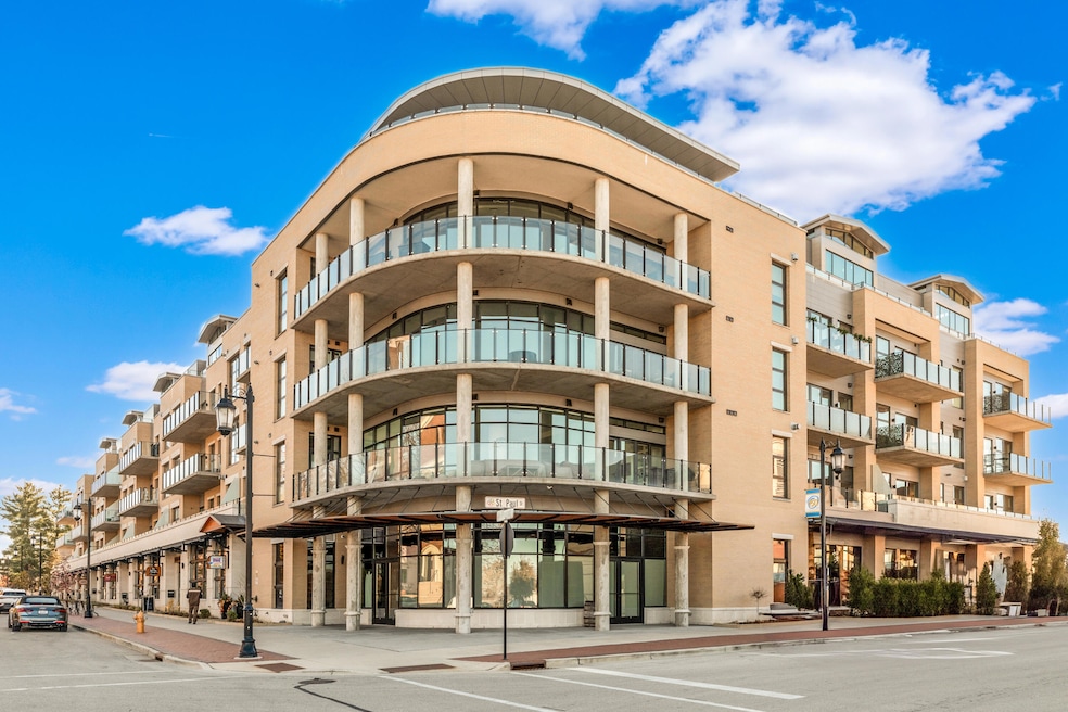 215 E Pleasant St, Oconomowoc, WI 53066 - photo 1