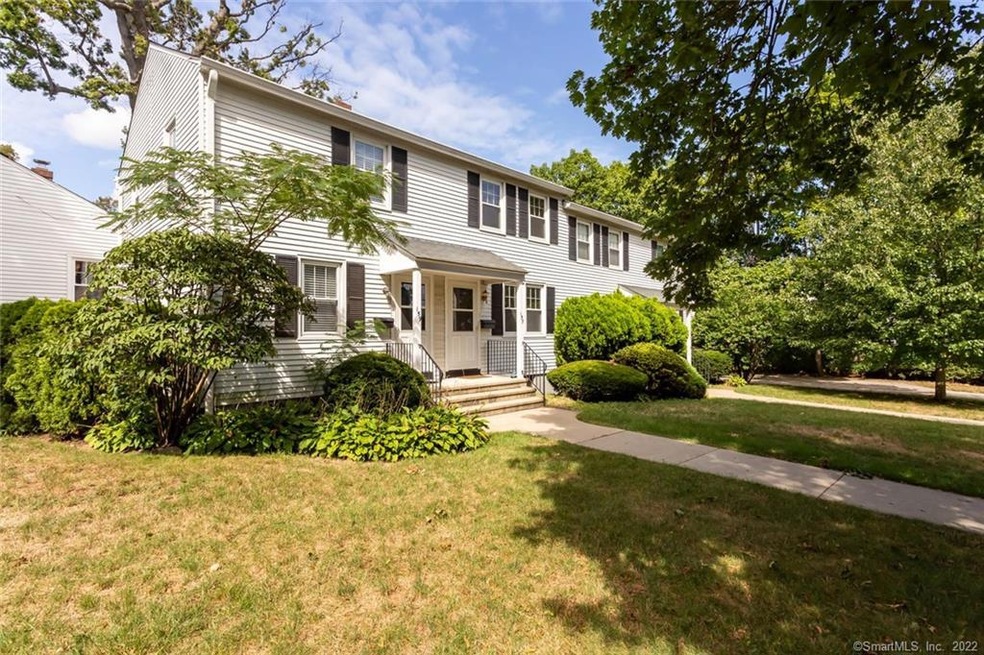 157 Sylvan Knoll Rd unit 157, Stamford, CT 06902 - photo 1