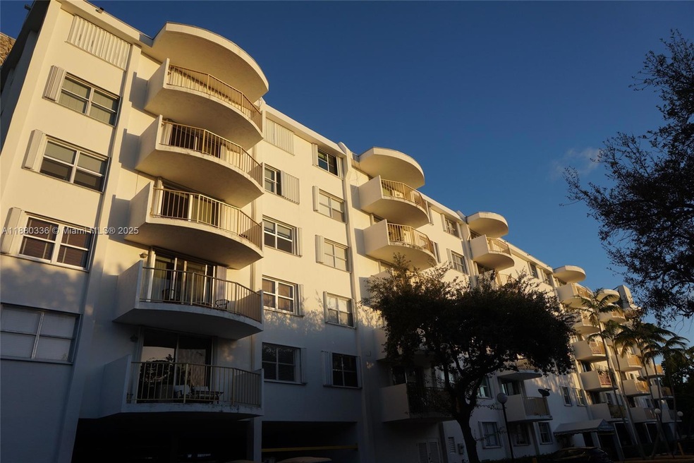 210 Sea View Dr unit 408, Key Biscayne, FL 33149 - photo 1