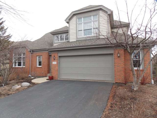 10 Cypress Ct, Lake In the Hills, IL 60156 - photo 1