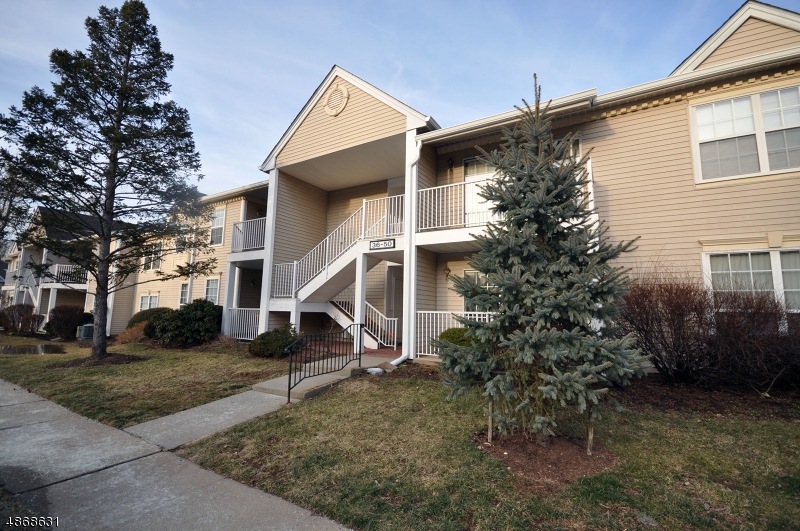 44 Lindsey Ct unit G2, Franklin Park, NJ 08823 - photo 1