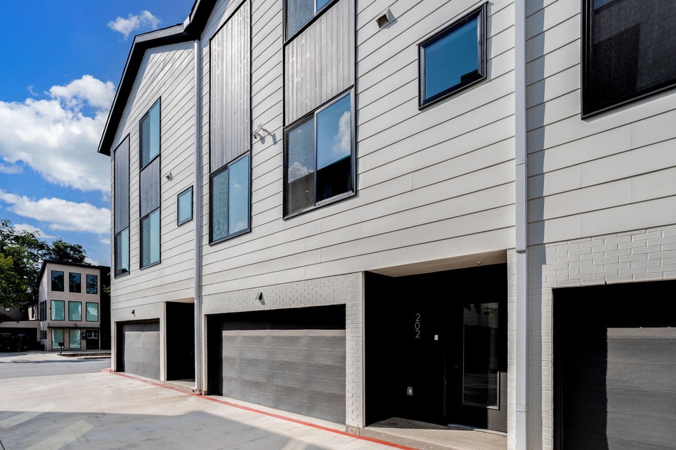 5609 Live Oak St unit 202, Dallas, TX 75206 - photo 1