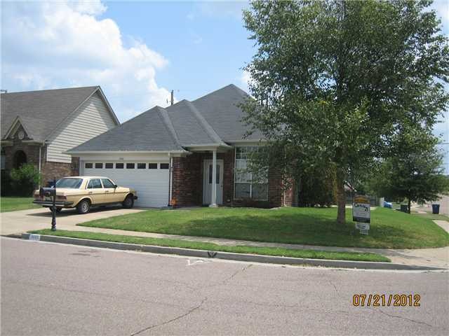 Adorable 3/2 Brickl Starter Home on Quiet Street. 