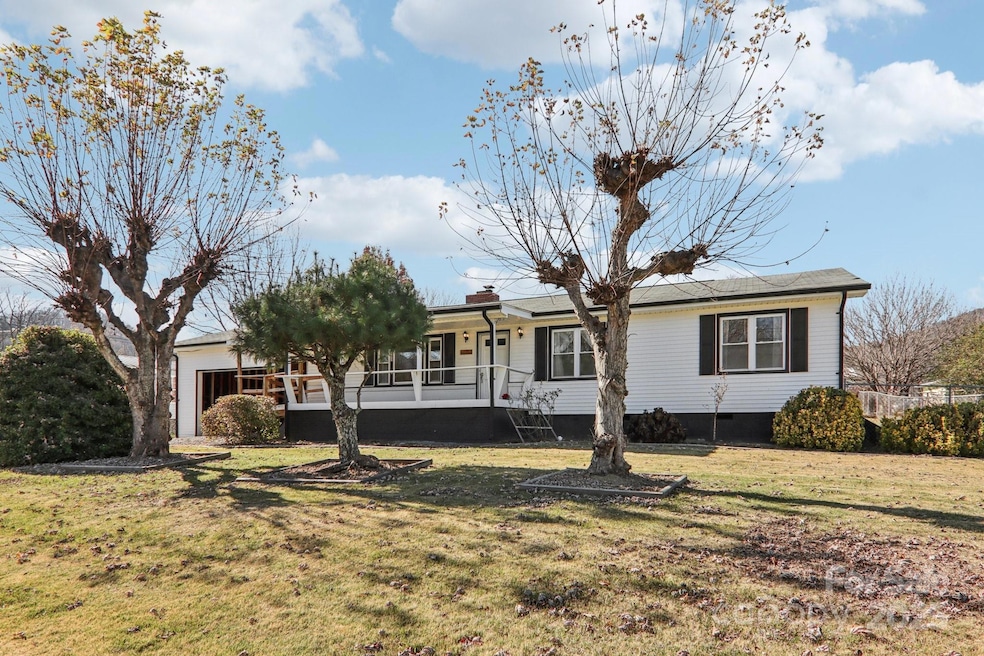 100 Hyatt St, Waynesville, NC 28786 - photo 1