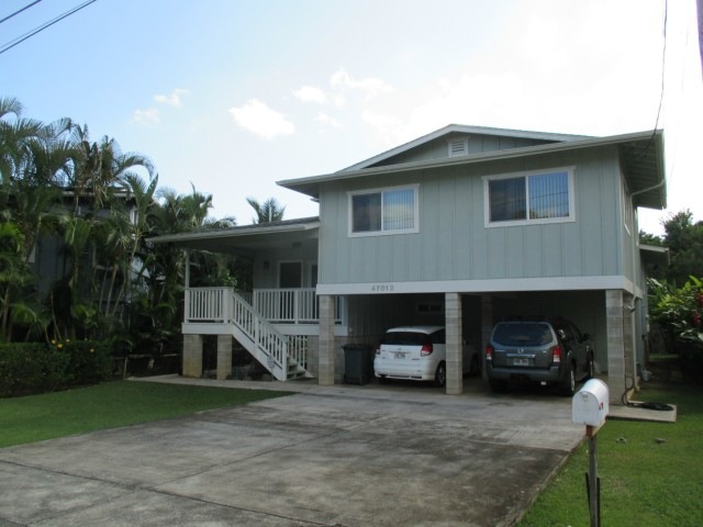Front entry way with 4 plus cars can be parked.