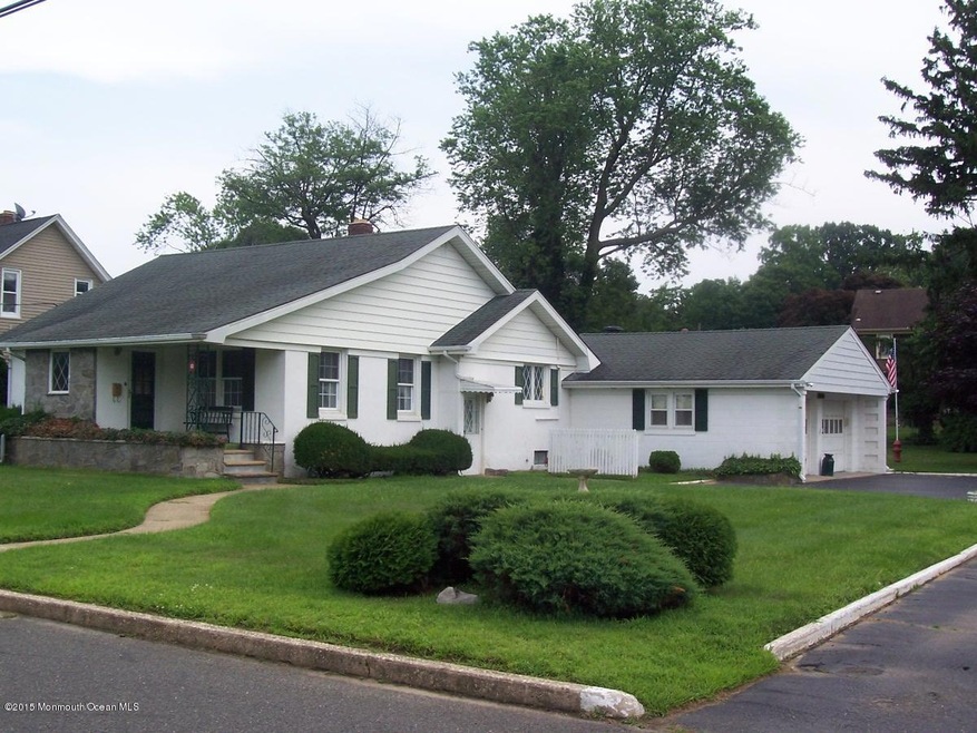Spacious 2 Bedroom, 2 Bath Stucco Ranch