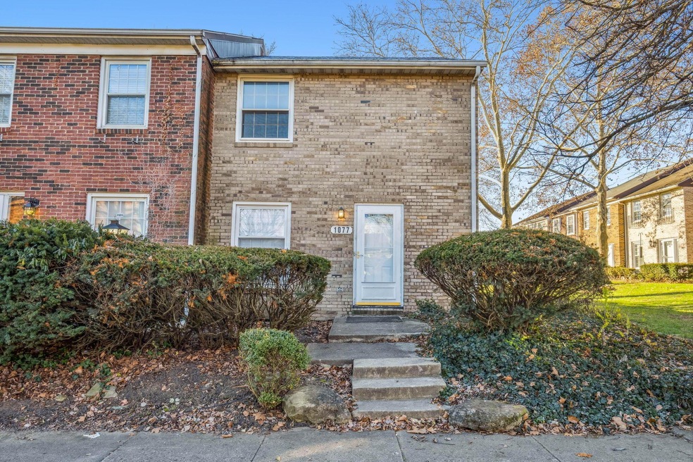 1-web-or-mls-1077-hardesty-pl-e