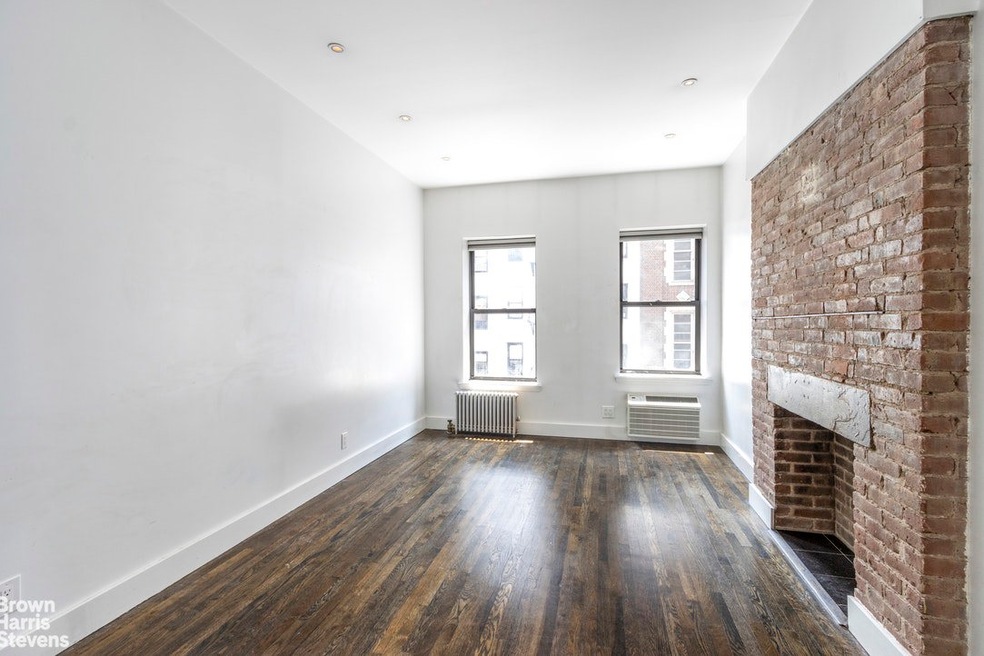 237 E 24th St unit 4W, New York, NY 10010 - photo 1