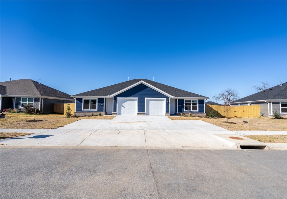 2802 N Teresa Dr unit A & B, Siloam Springs, AR 72761 - photo 1