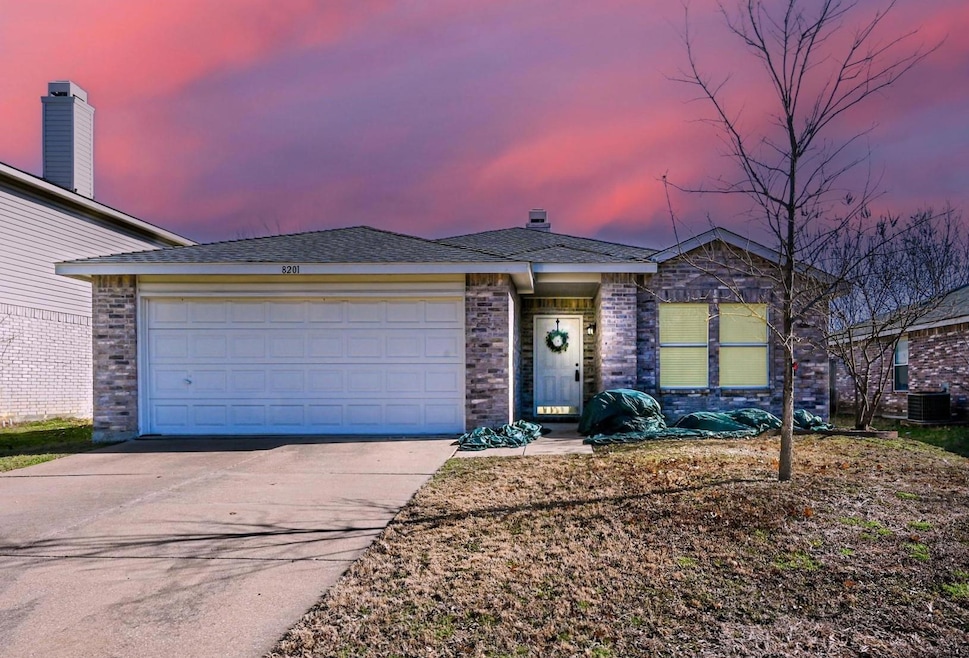 8201 Winding Stream Dr, Denton, TX 76210 - photo 1