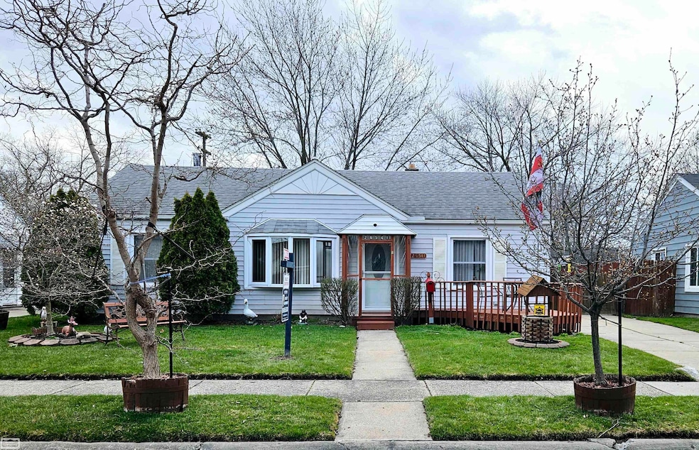 26541 Academy St, Roseville, MI 48066 - photo 1