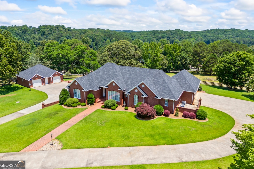 152 Lace Field Ln, Lavonia, GA 30553 - photo 1