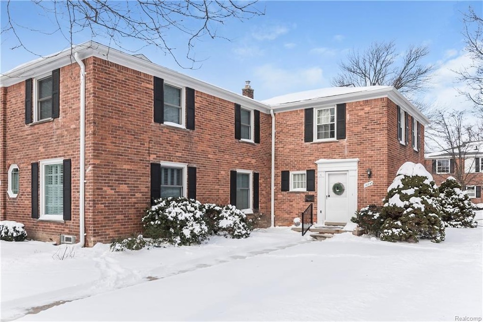 16843 Saint Paul St unit 58, Grosse Pointe Park, MI 48230 - photo 1