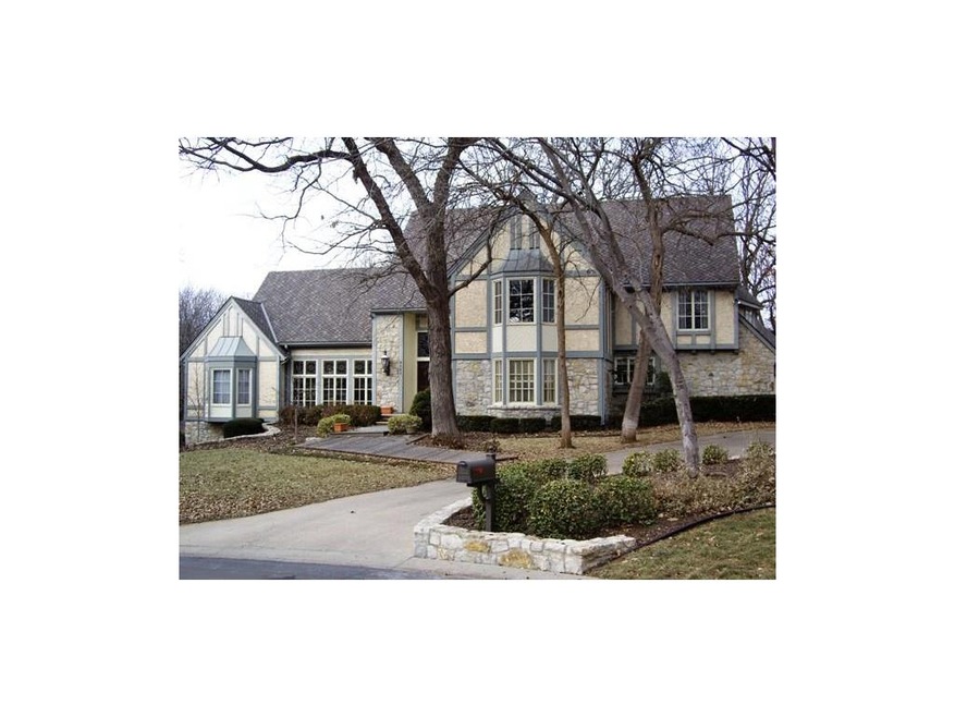 8380 Maplewood Dr, Lenexa, KS 66215 - photo 1