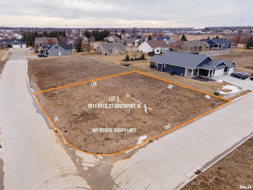 1811 Katie Ct, Davenport, IA 52807 - photo 1