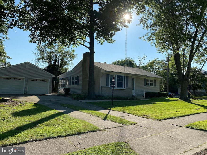 1004 W Groveland Ave, Somers Point, NJ 08244 - photo 1