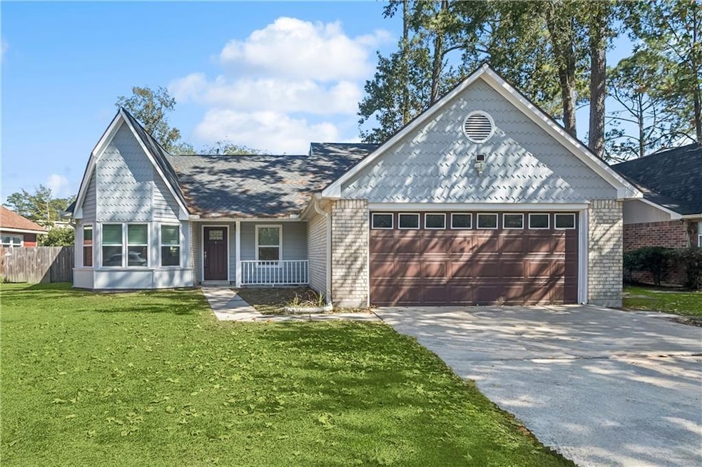 121 Woodridge Blvd, Mandeville, LA 70471 - photo 1