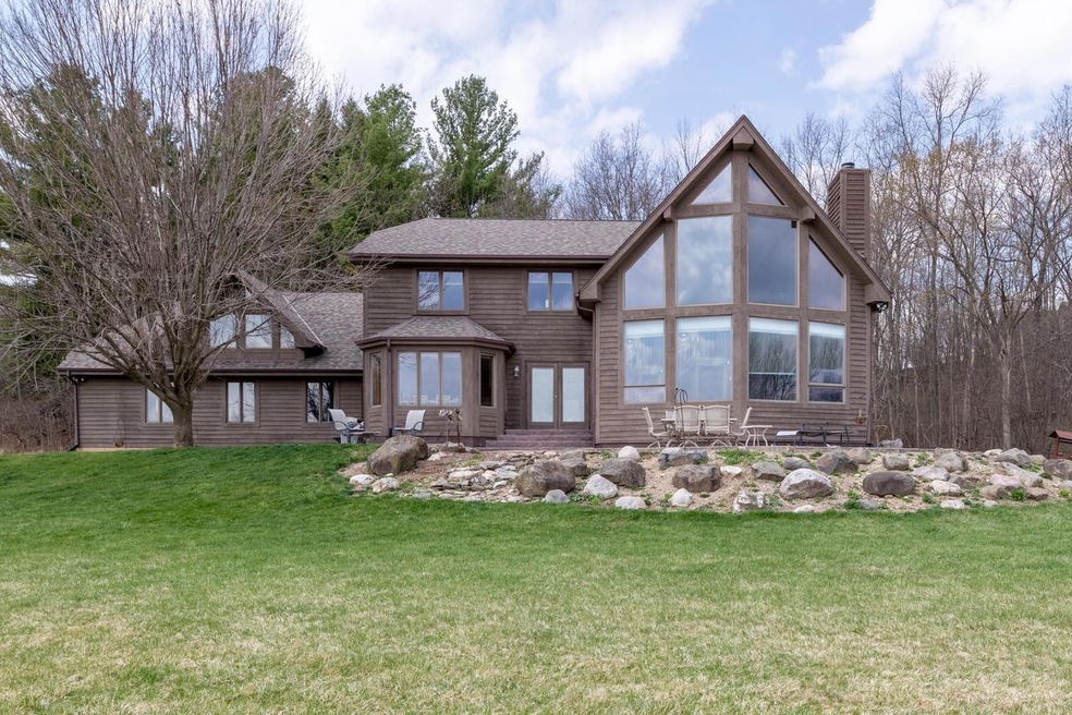 Exterior_6069 Leprechaun Lane (2)