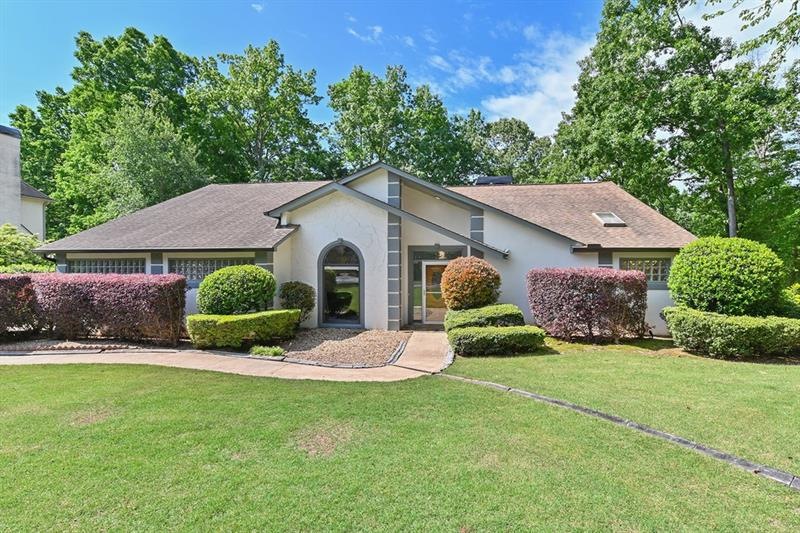 Lovely one-level living in Johns Creek