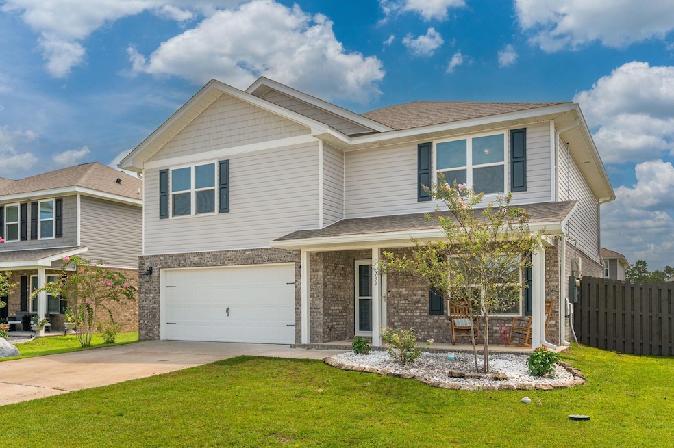 2-web-or-mls-939 Merganser Way Exterior-