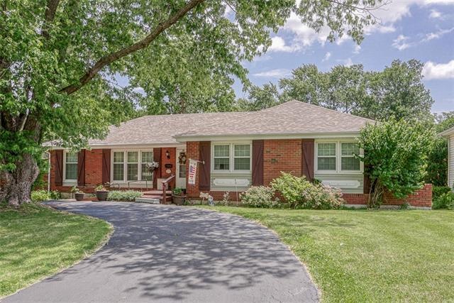 6901 Bluejacket St, Shawnee, KS 66203 - photo 1