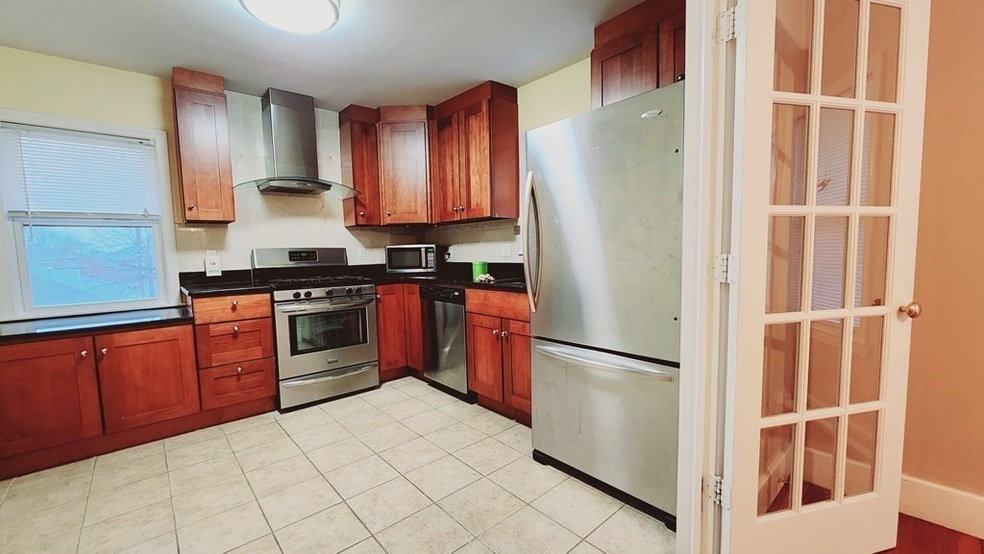 104 Russell St unit 2, Quincy, MA 02171 - photo 1