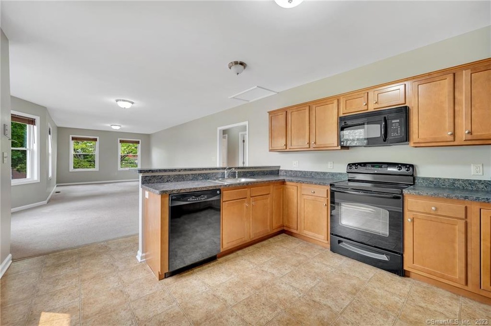 66 S Elm St unit 2, Wallingford, CT 06492 - photo 1