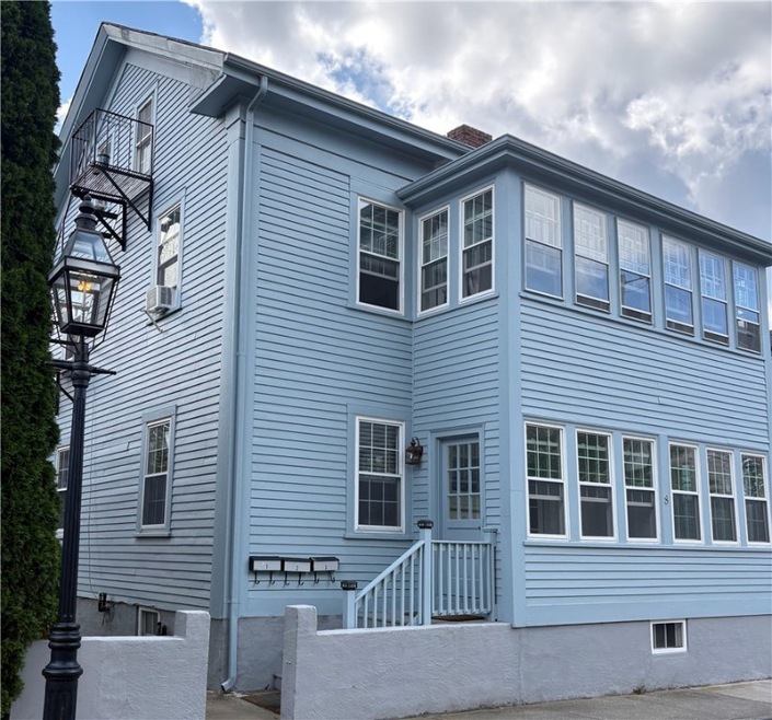 8 Bridge St unit 3, Newport, RI 02840 - photo 1