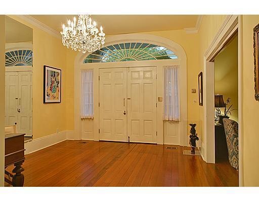 Foyer.