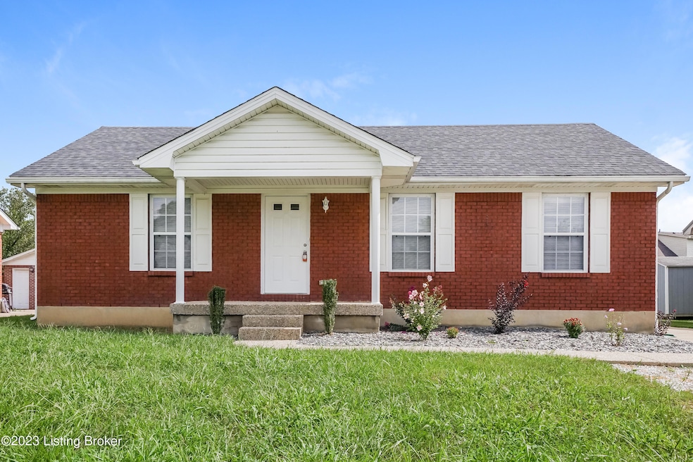 249 Drake Dr, Shepherdsville, KY 40165 - photo 1