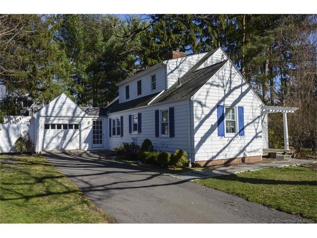 8 Fernbel Ln, West Hartford, CT 06107 - photo 1