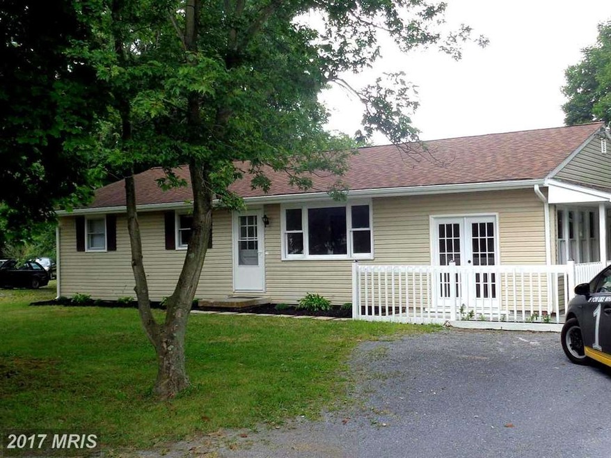 10610 Winchester Ave, Bunker Hill, WV 25413 - photo 1