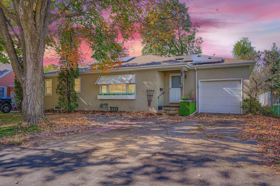 308 Pershing Ave N, New Prague, MN 56071 - photo 1