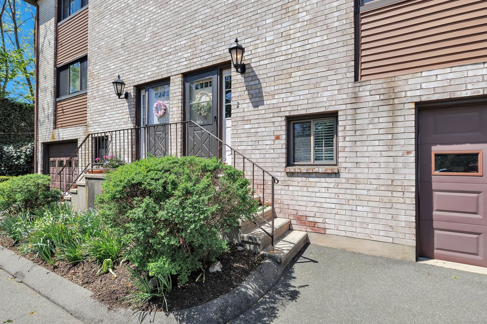 44 Columbus Place unit 2, Stamford, CT 06907 - photo 1