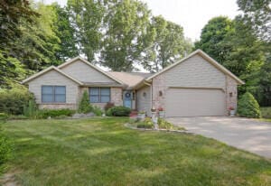 32890 Robin Rd, Paw Paw, MI 49079 - photo 1