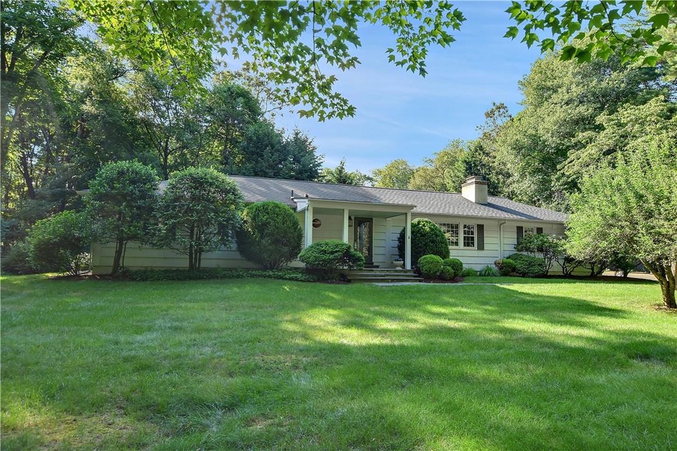 4 Loop Rd, Bedford, NY 10506 - photo 1