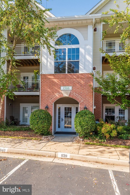 1516 N Point Dr unit 304, Reston, VA 20194 - photo 1