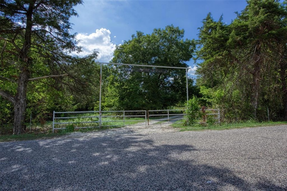 2465 Riley Rd, Whitesboro, TX 76273 - photo 1