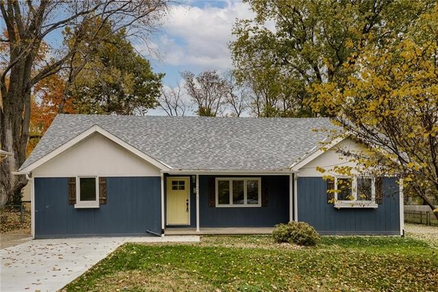 1201 NW B St, Blue Springs, MO 64015 - photo 1